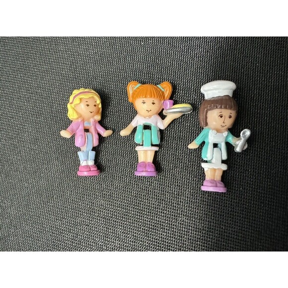 Vtg 1993 BlueBird Pizzeria PIZZA Parlor Light Up Pollyville Play Set w/ 3 Dolls - Picture 2 of 13